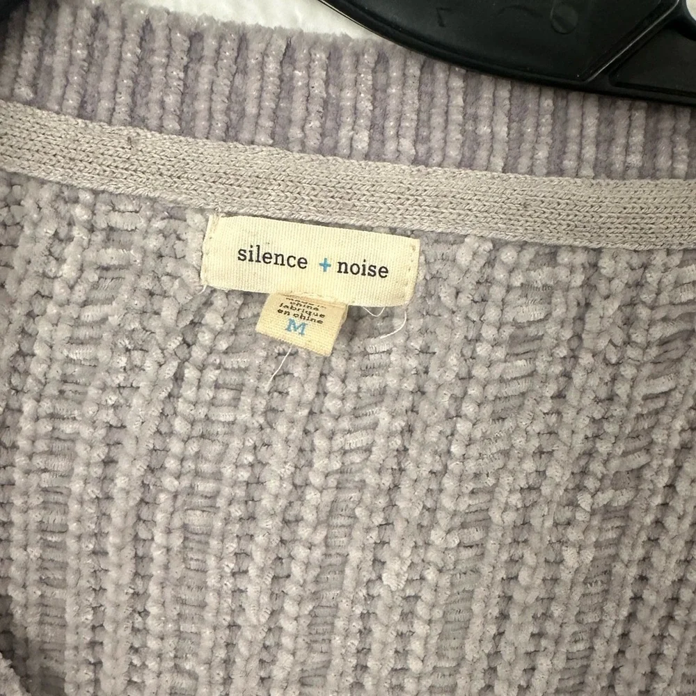 Silence + Noise Urban Outfitters Grey Cropped Sweater Soft V Neck - Picture 3 of 4